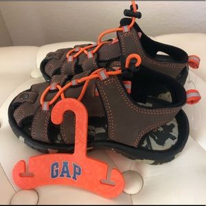 GAP boys fisherman sandals
